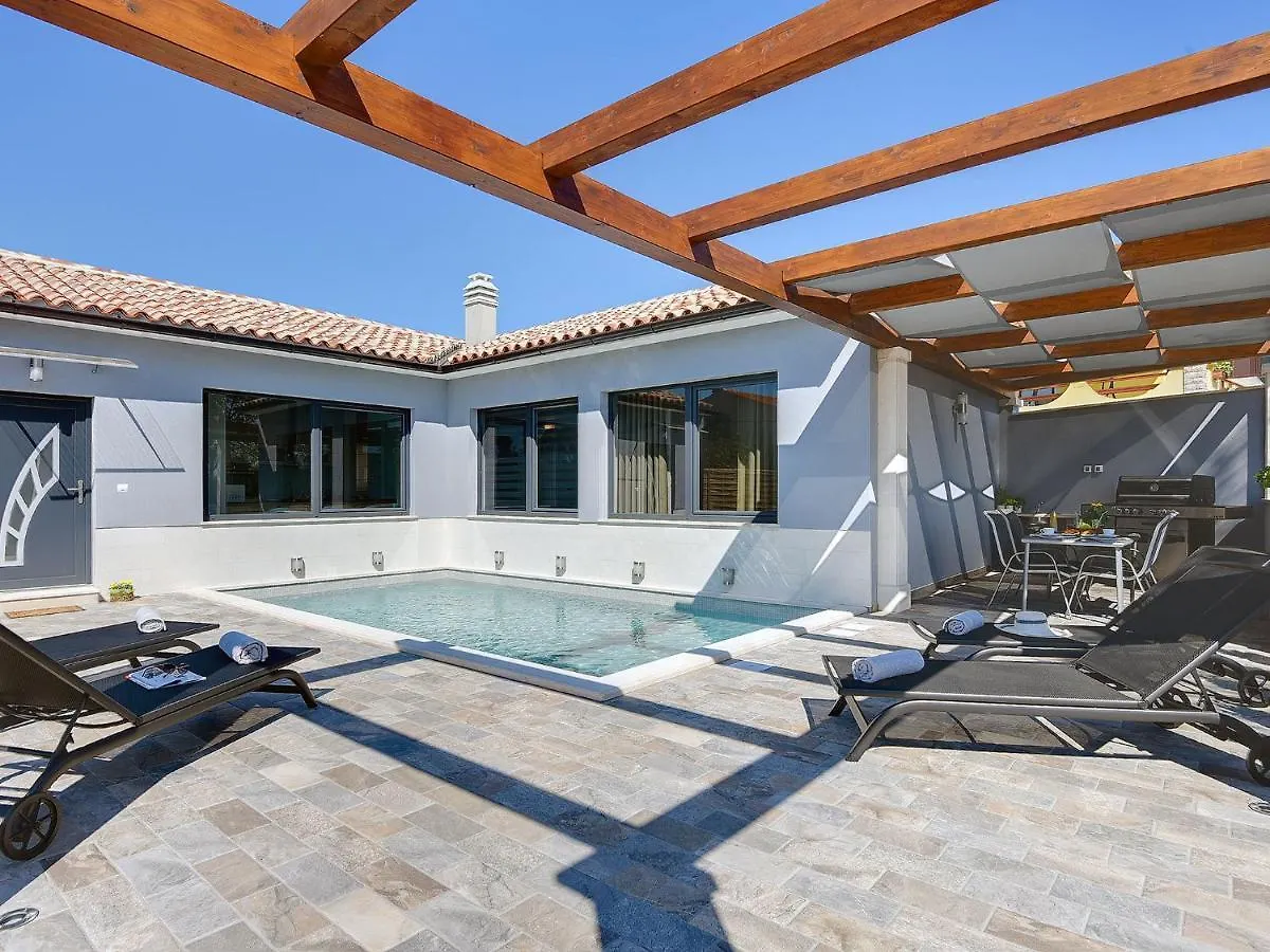 Exquisite Holiday Home In Gali Ana With Pool Galizana