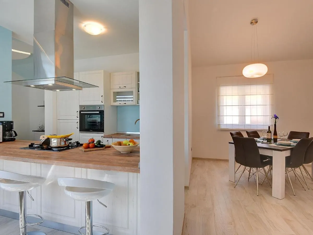 Exquisite Holiday Home In Gali Ana With Pool Galizana