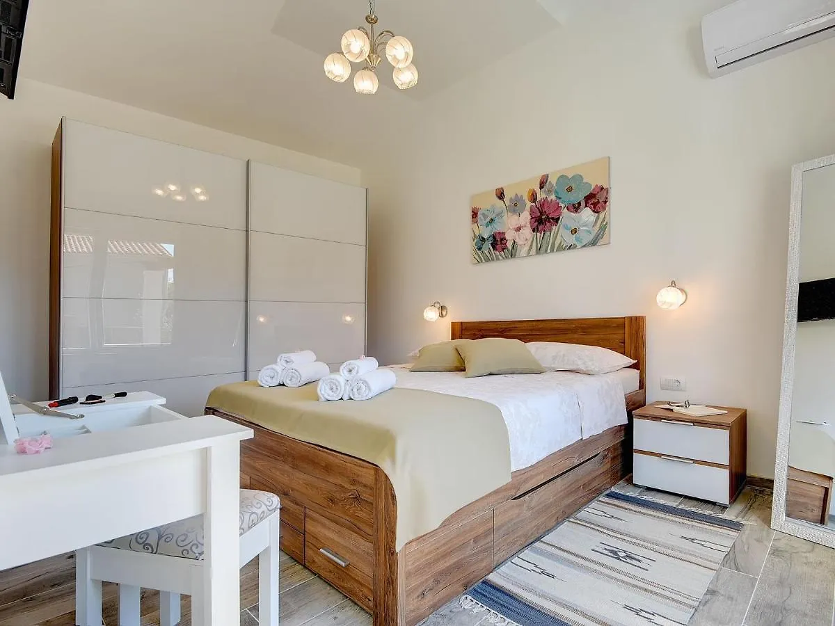 Exquisite Holiday Home In Gali Ana With Pool Galizana 0*,
