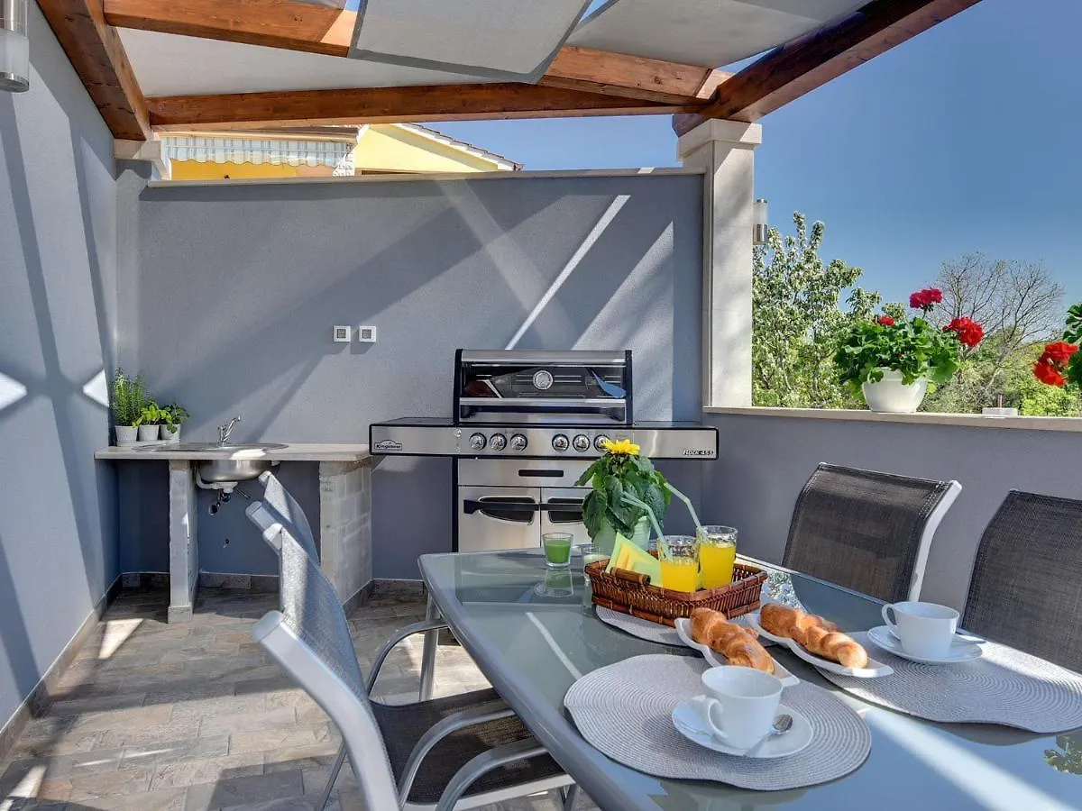 Exquisite Holiday Home In Gali Ana With Pool Galizana