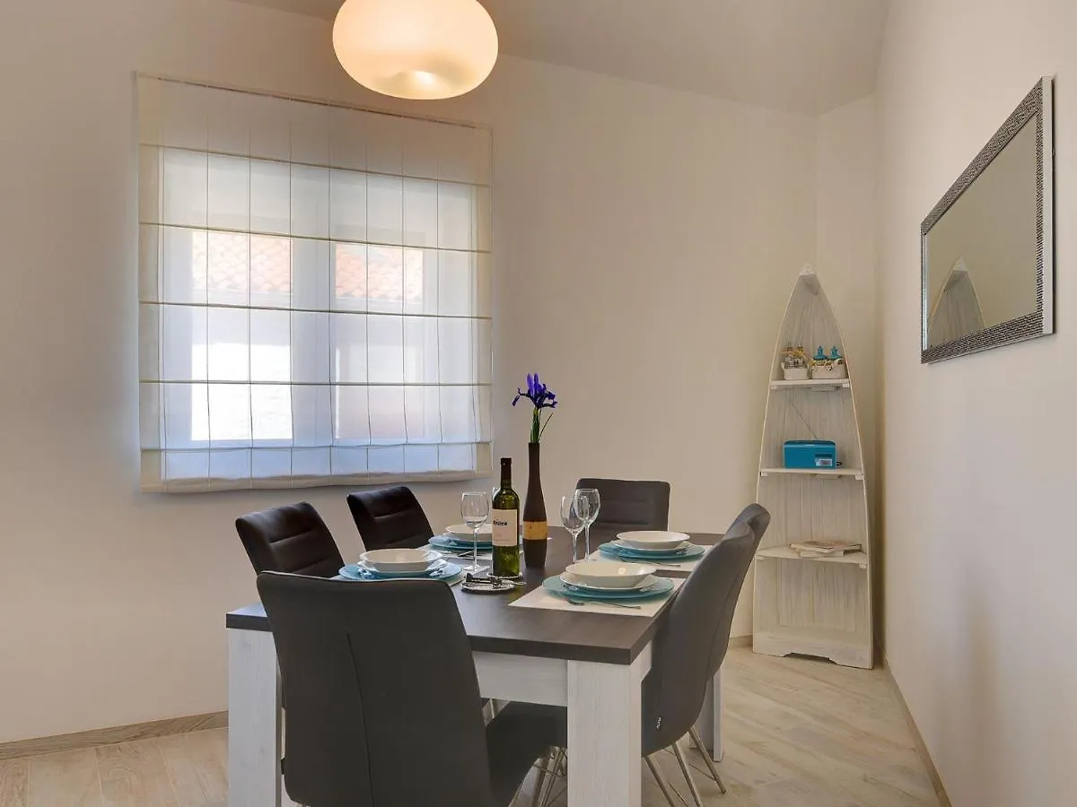 Exquisite Holiday Home In Gali Ana With Pool Galizana