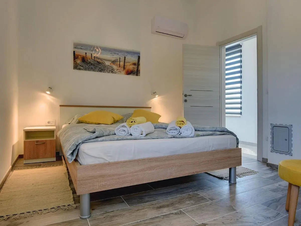 Exquisite Holiday Home In Gali Ana With Pool Galizana Croatia