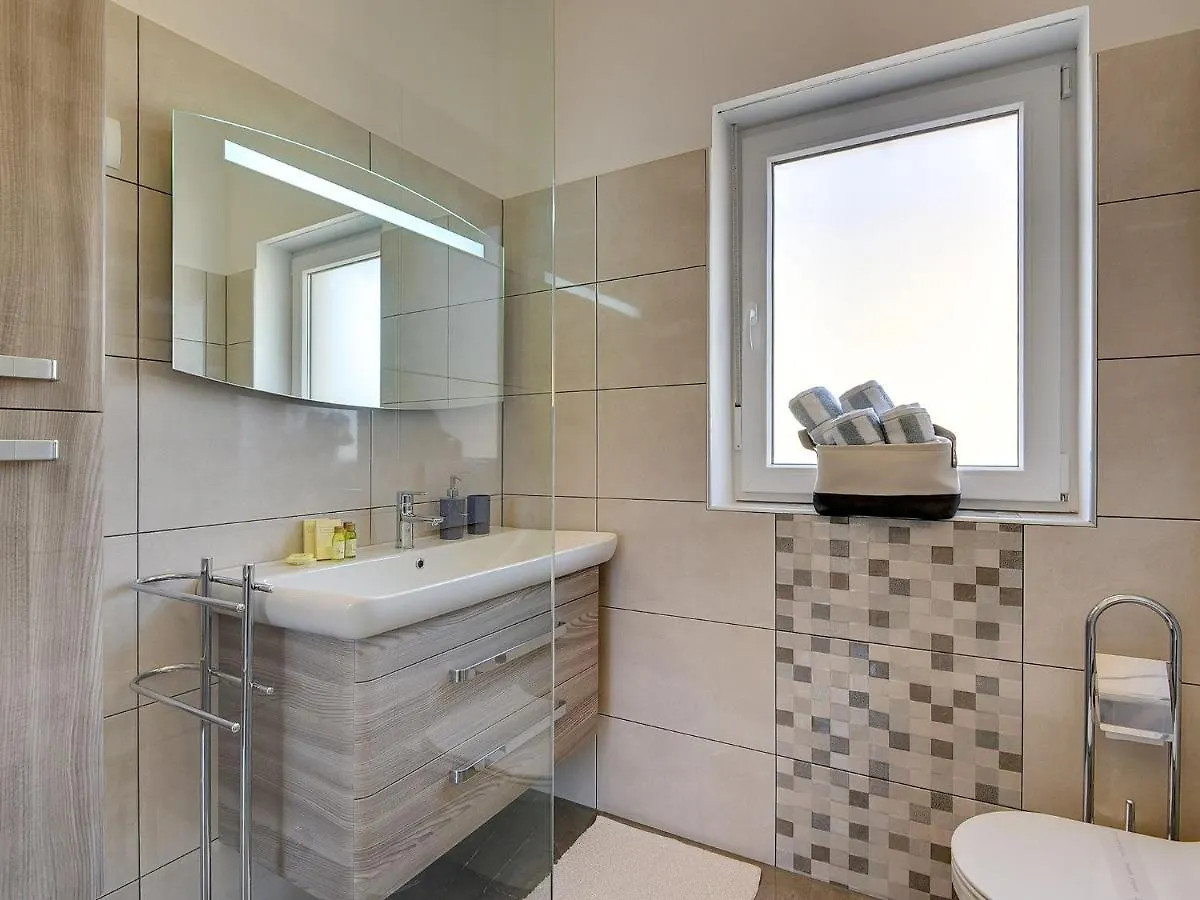 Exquisite Holiday Home In Gali Ana With Pool Galizana