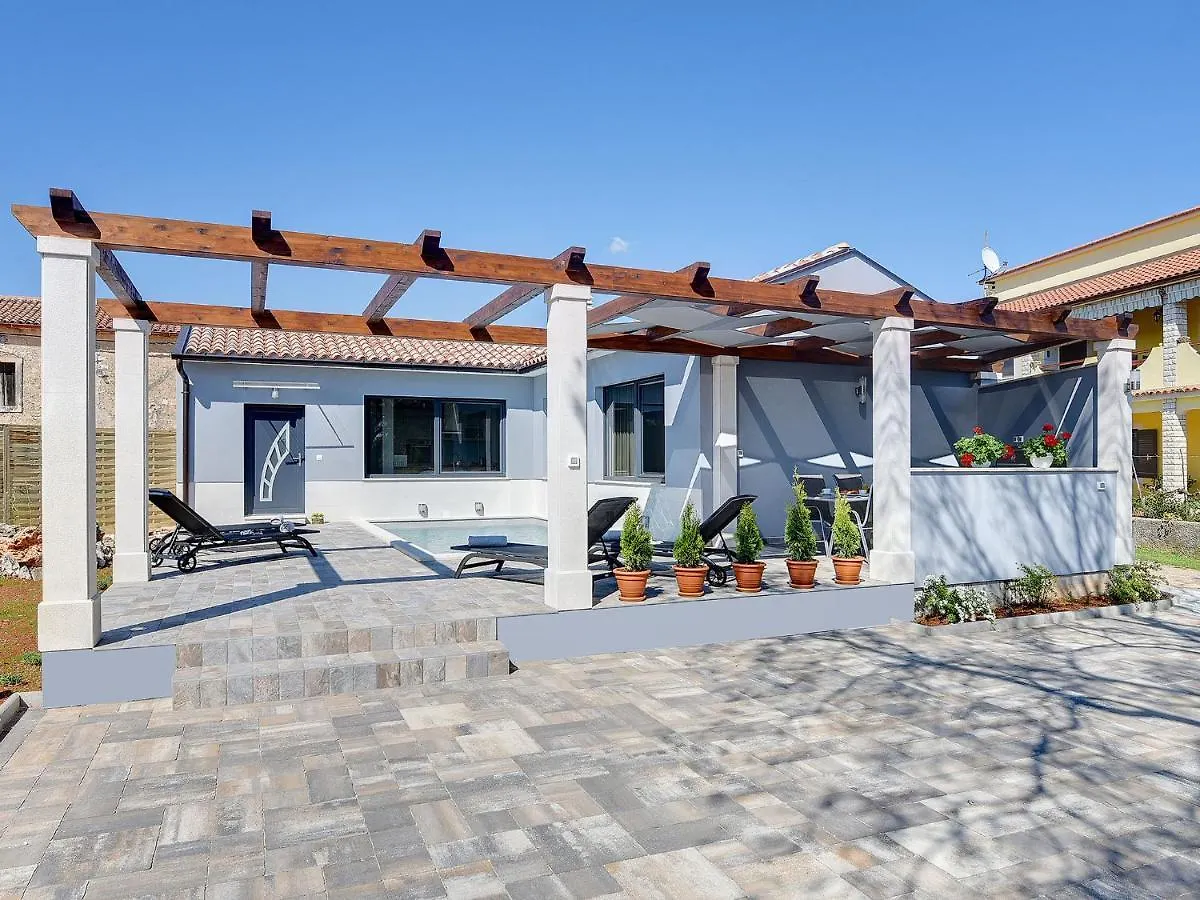 Exquisite Holiday Home In Gali Ana With Pool Galizana